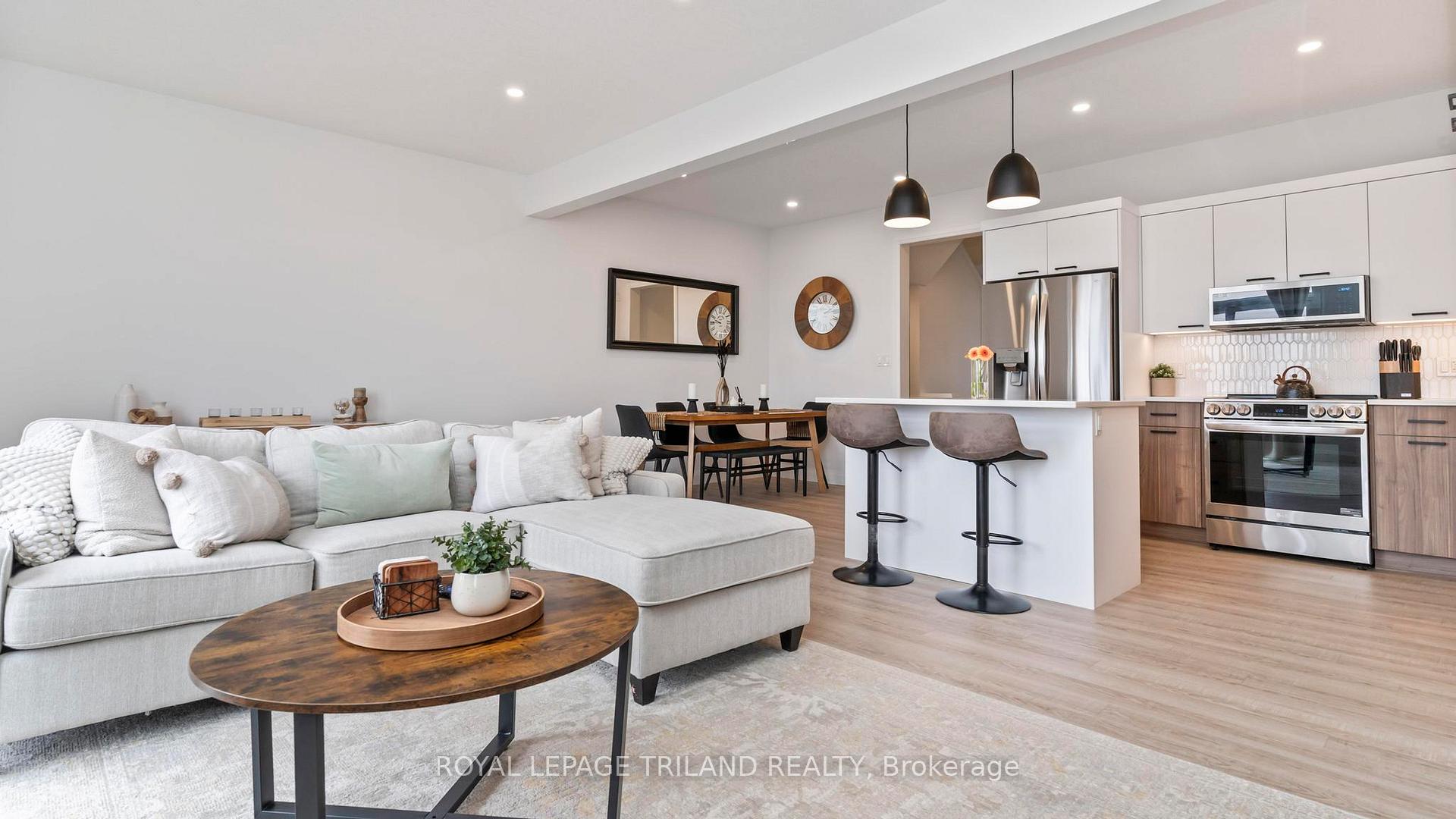 Photo 14 of 265 Renaissance Drive, St. Thomas — HOMEH