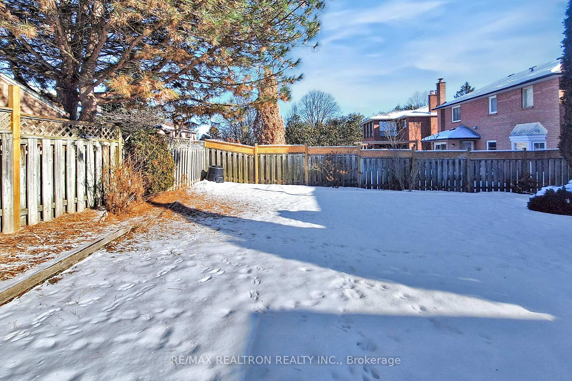 Photo 38 of 28 April Gardens, Aurora, Aurora Heights — HOMEH