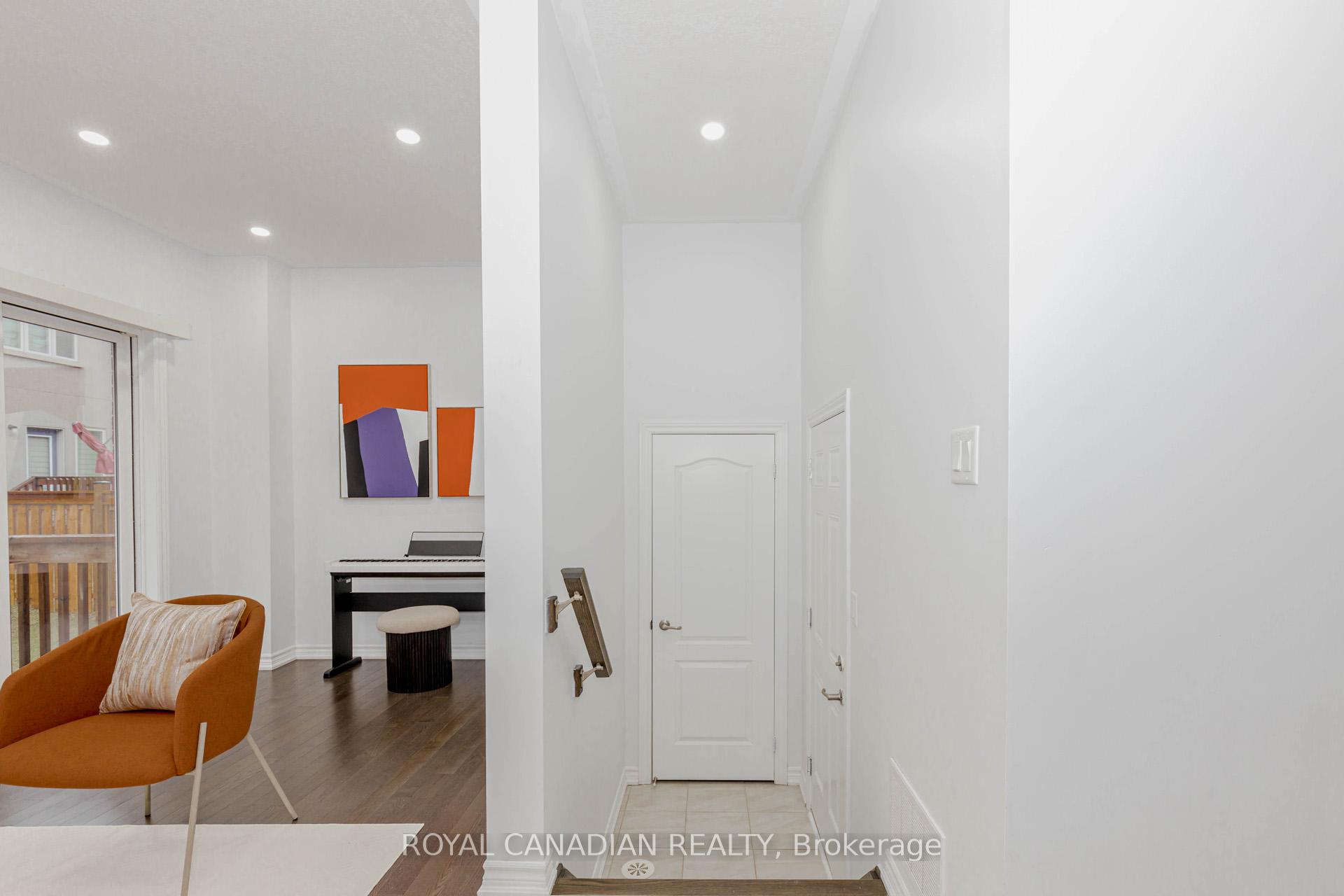 Photo 11 of 106 Borers Creek Circle, Hamilton, Waterdown — HOMEH