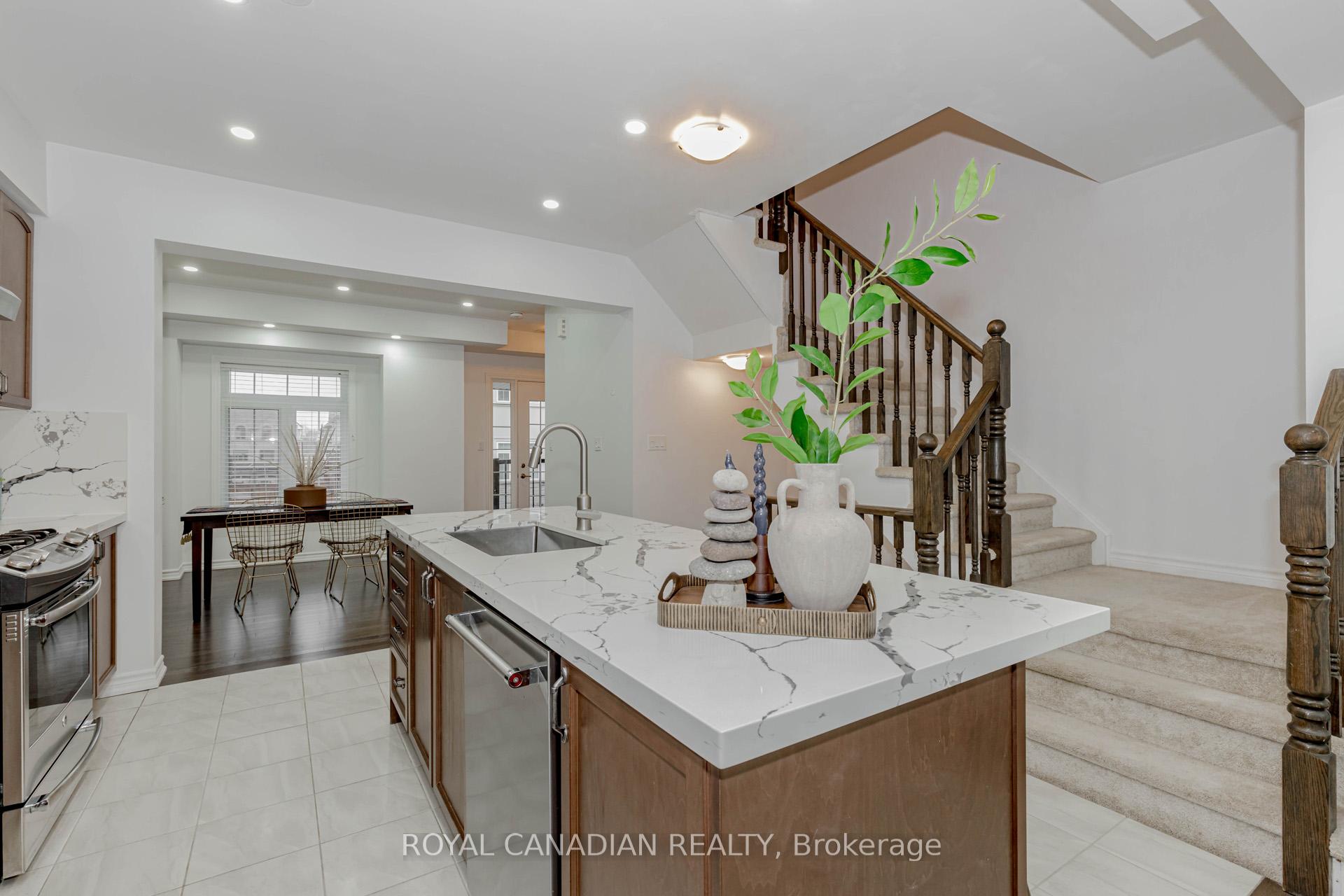 Photo 17 of 106 Borers Creek Circle, Hamilton, Waterdown — HOMEH