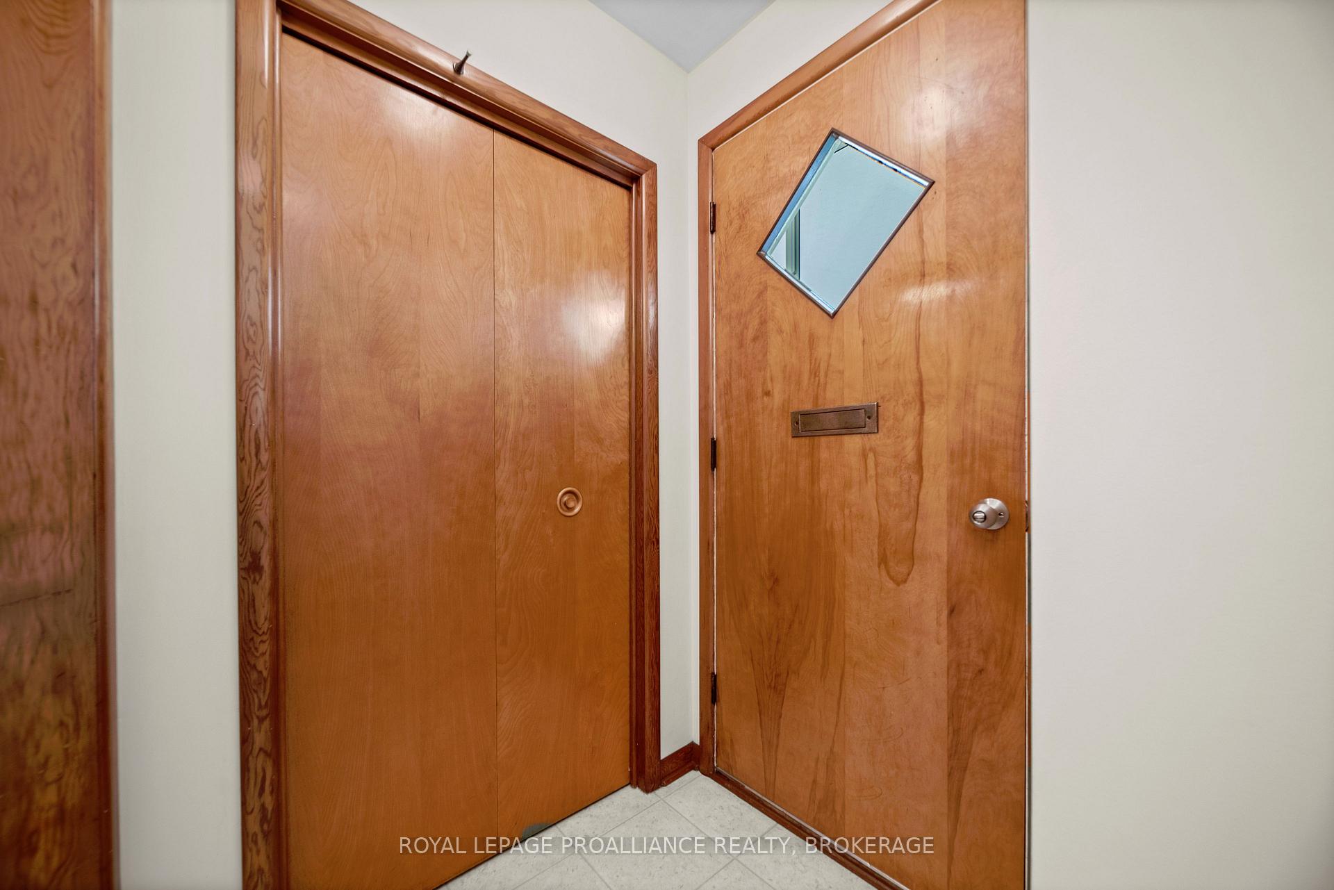 Photo 6 of 101 Elizabeth Drive, Gananoque — HOMEH