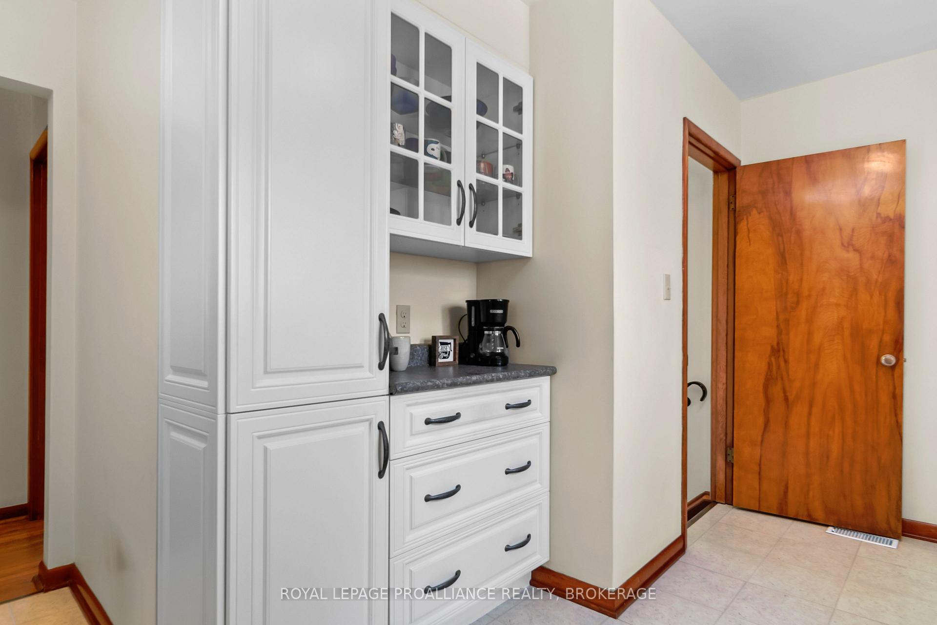 Photo 14 of 101 Elizabeth Drive, Gananoque — HOMEH