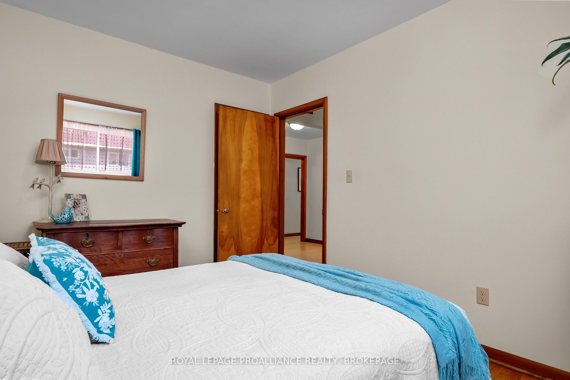 Photo 18 of 101 Elizabeth Drive, Gananoque — HOMEH