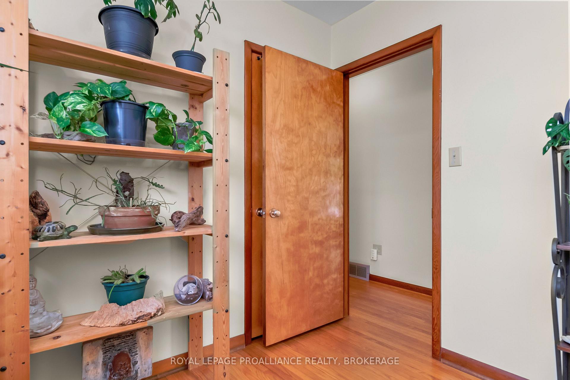 Photo 23 of 101 Elizabeth Drive, Gananoque — HOMEH