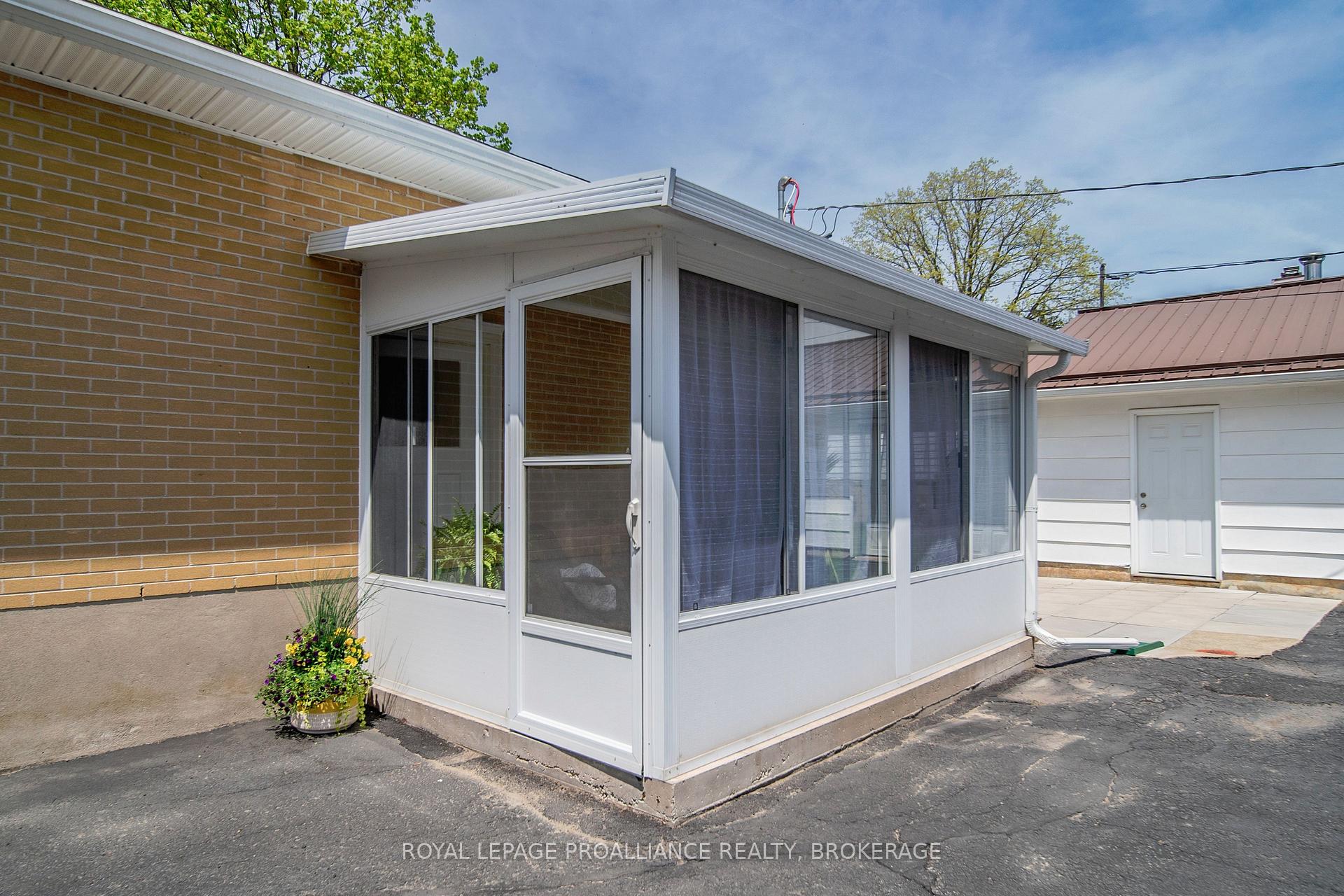 Photo 24 of 101 Elizabeth Drive, Gananoque — HOMEH
