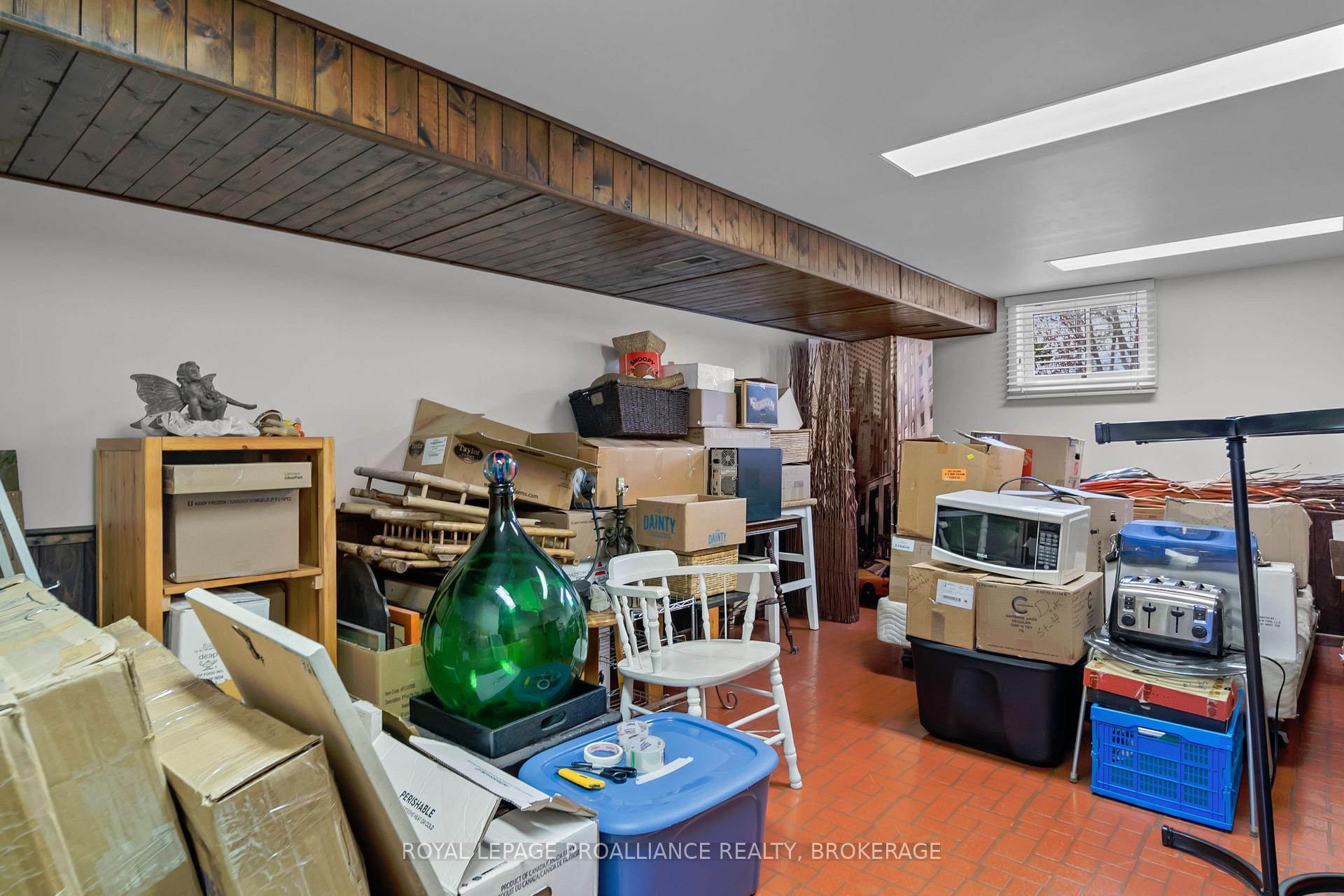 Photo 34 of 101 Elizabeth Drive, Gananoque — HOMEH