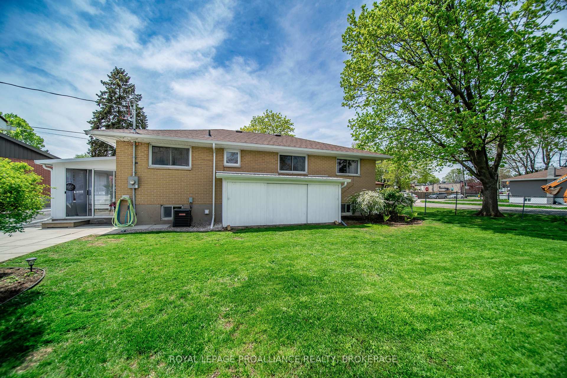 Photo 41 of 101 Elizabeth Drive, Gananoque — HOMEH