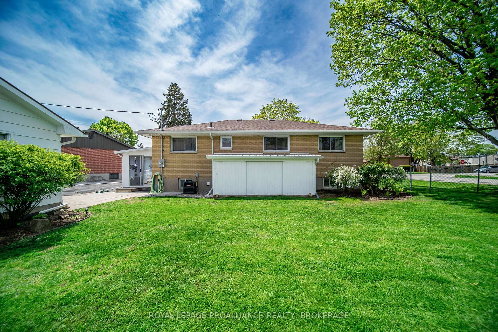 Photo 42 of 101 Elizabeth Drive, Gananoque — HOMEH