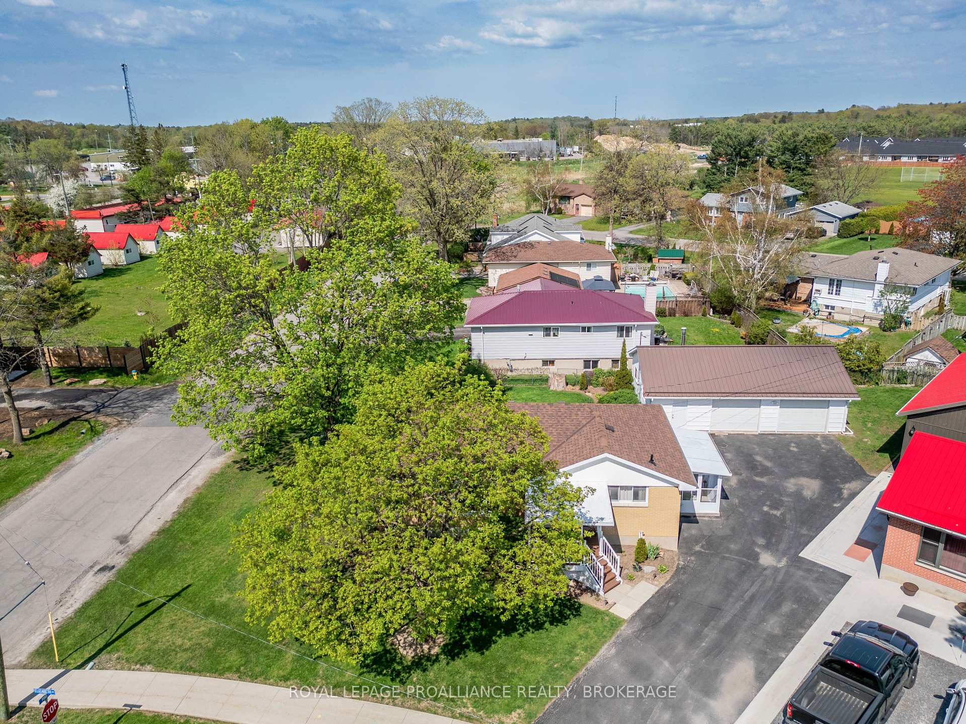 Photo 45 of 101 Elizabeth Drive, Gananoque — HOMEH