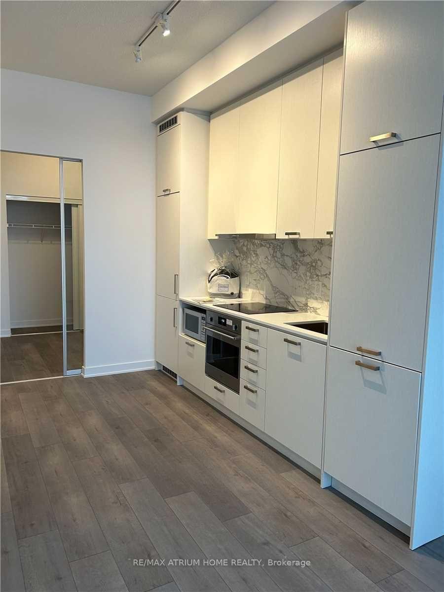 Photo 37 of Unit 520, 38 Honeycrisp Crescent, Vaughan, Vaughan Corporate Centre — HOMEH