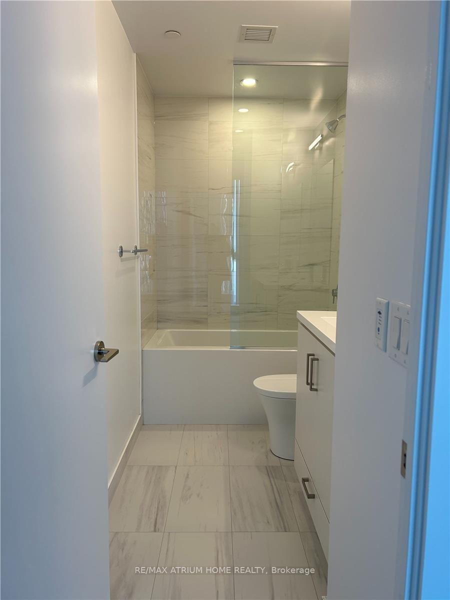 Photo 12 of Unit 520, 38 Honeycrisp Crescent, Vaughan, Vaughan Corporate Centre — HOMEH