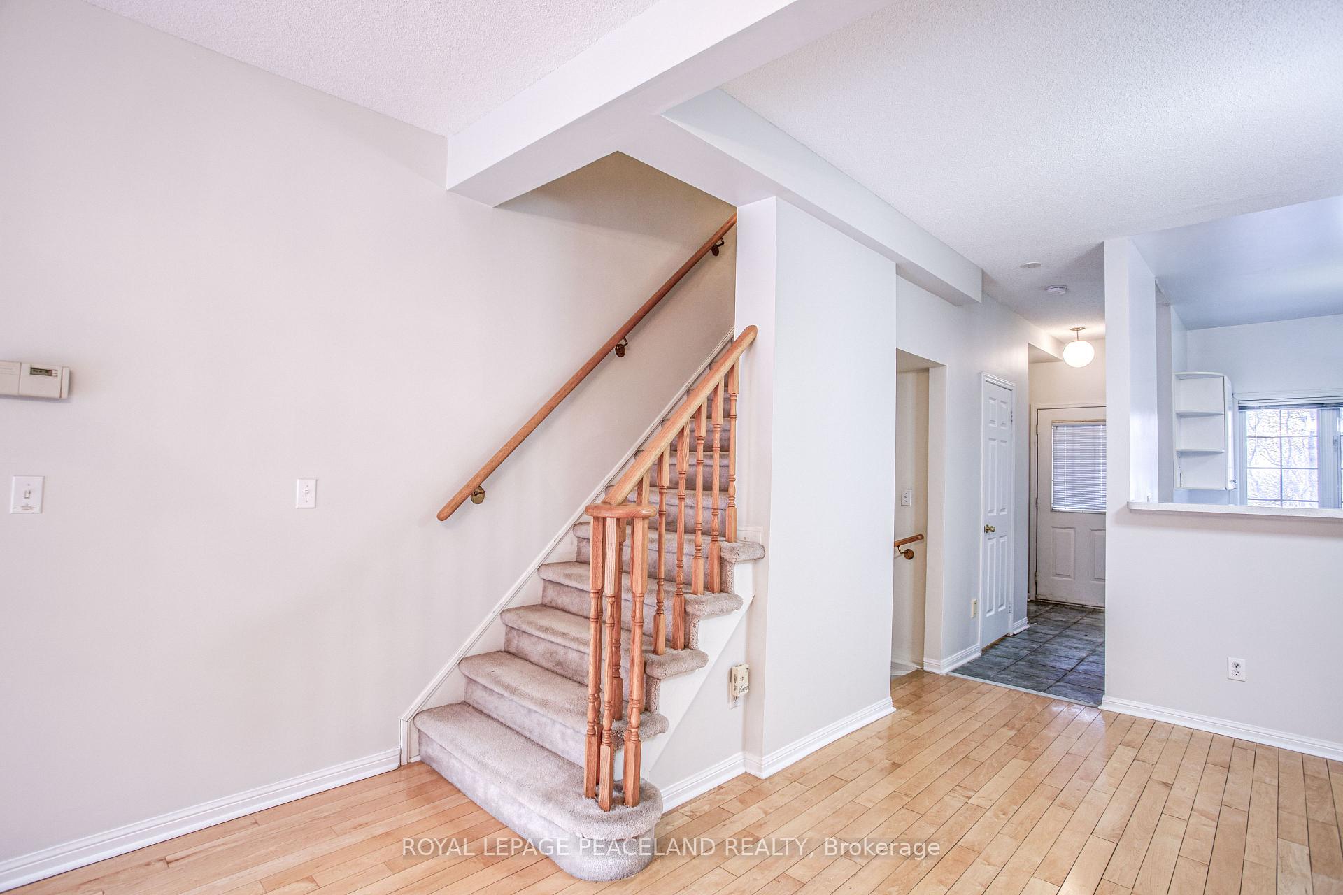 Photo 12 of Unit 13, 2 Alpen Way, Markham, Unionville — HOMEH