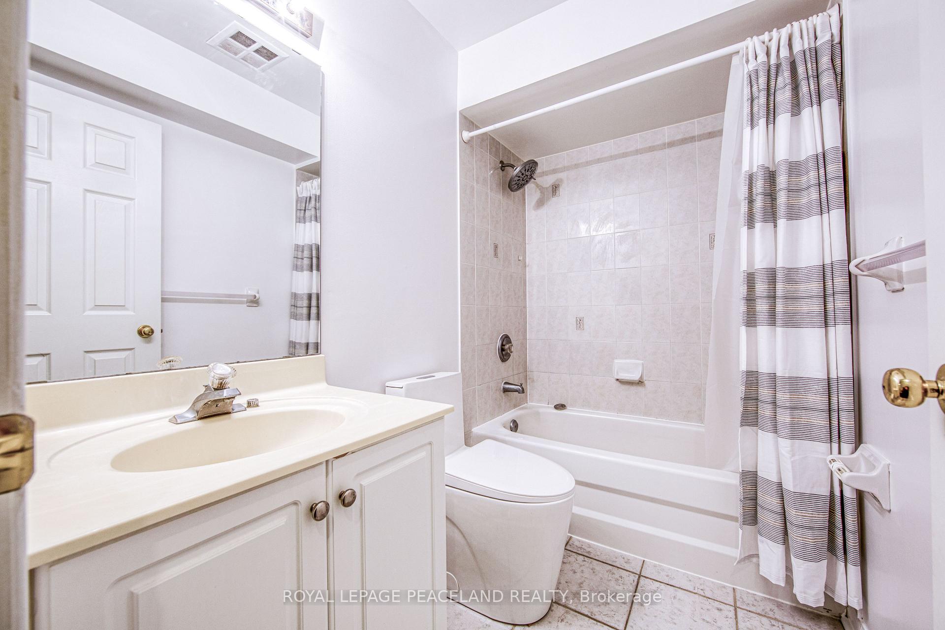 Photo 14 of Unit 13, 2 Alpen Way, Markham, Unionville — HOMEH