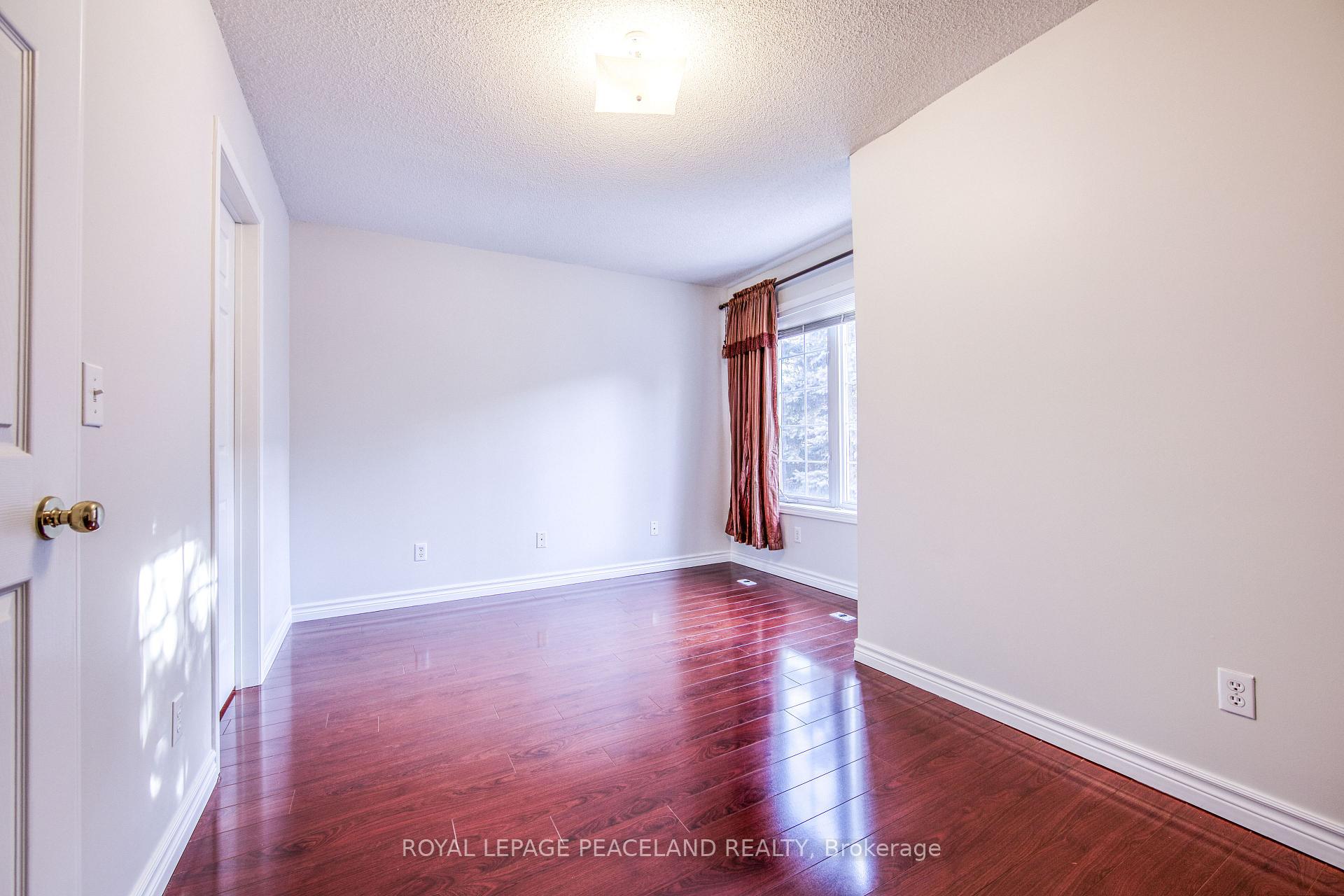Photo 15 of Unit 13, 2 Alpen Way, Markham, Unionville — HOMEH