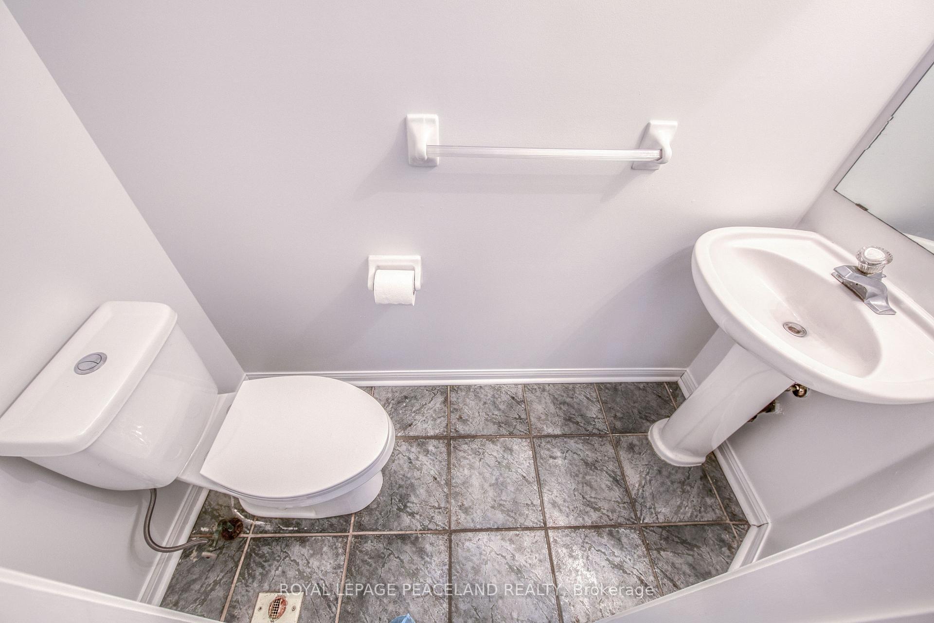 Photo 21 of Unit 13, 2 Alpen Way, Markham, Unionville — HOMEH