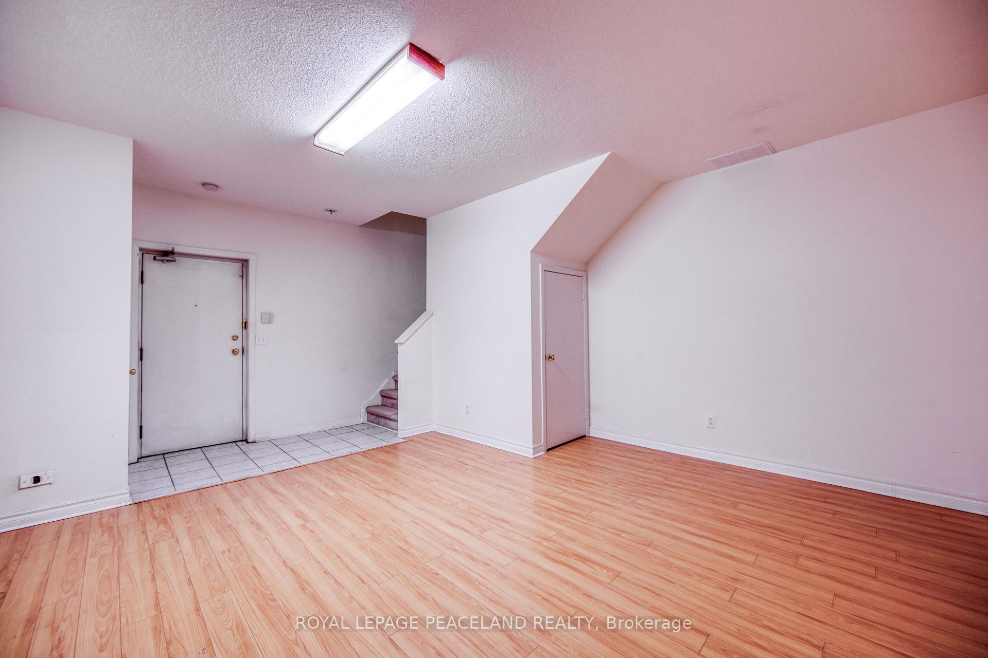 Photo 22 of Unit 13, 2 Alpen Way, Markham, Unionville — HOMEH