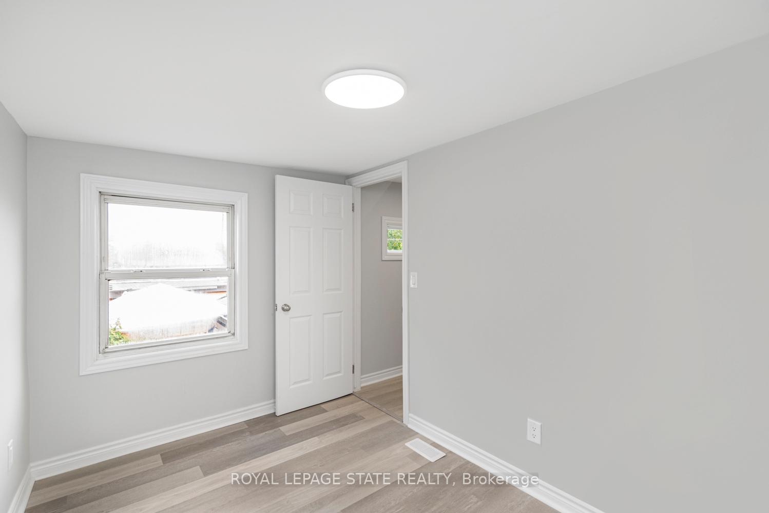 Photo 3 of 333 Britannia Avenue, Hamilton, Homeside — HOMEH