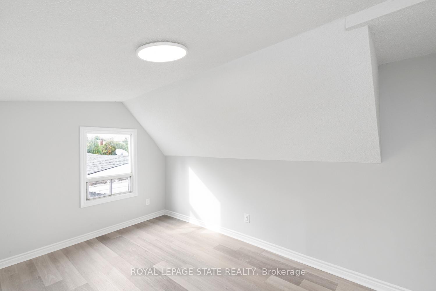 Photo 6 of 333 Britannia Avenue, Hamilton, Homeside — HOMEH