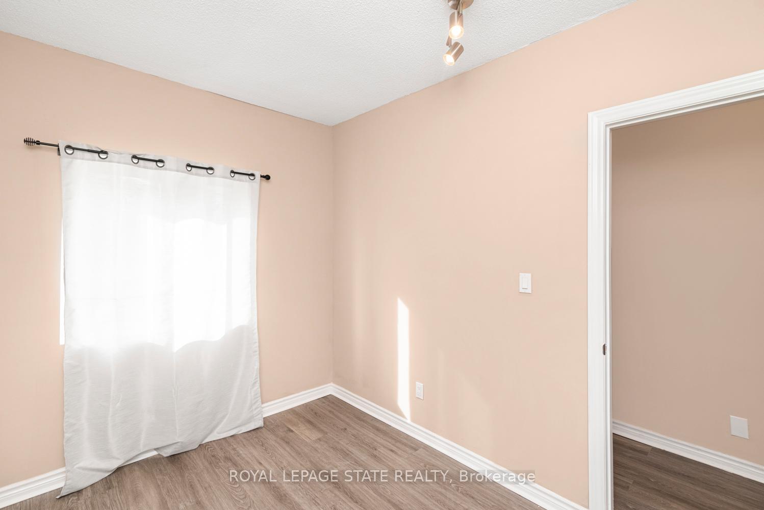 Photo 10 of 333 Britannia Avenue, Hamilton, Homeside — HOMEH