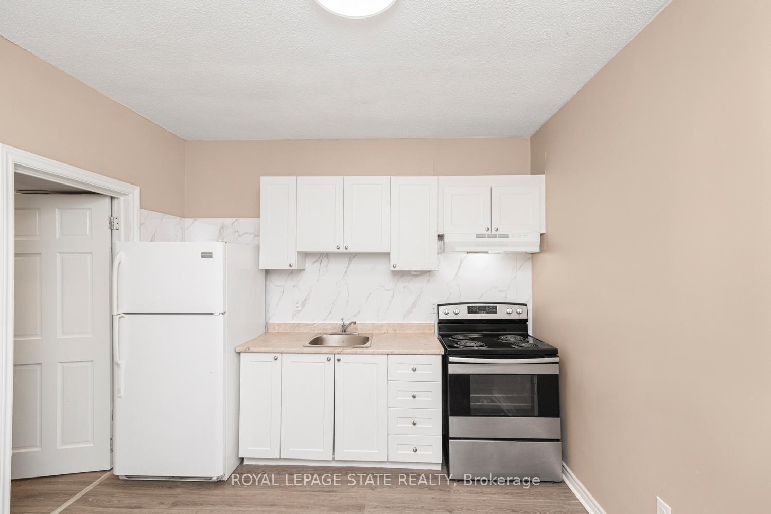 Photo 12 of 333 Britannia Avenue, Hamilton, Homeside — HOMEH