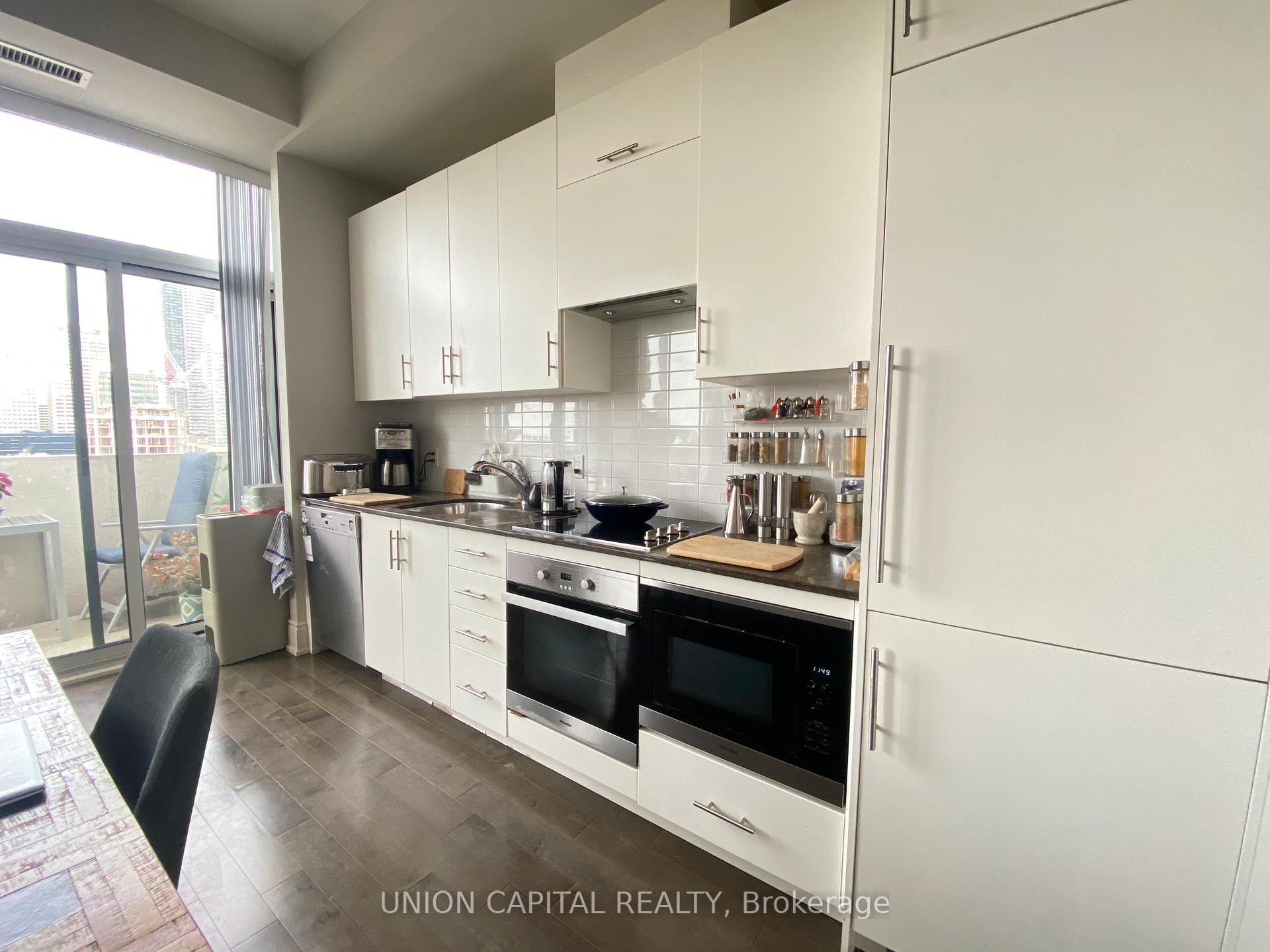 Photo 7 of Unit 1010, 23 Glebe Road W, Toronto, Yonge-Eglinton — HOMEH