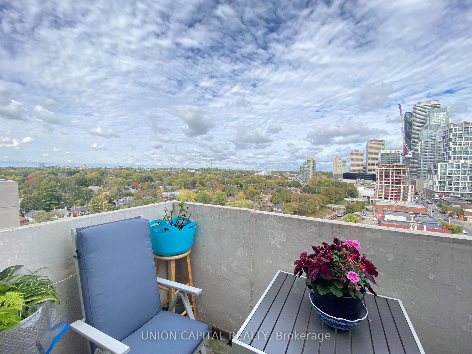 Photo 9 of Unit 1010, 23 Glebe Road W, Toronto, Yonge-Eglinton — HOMEH