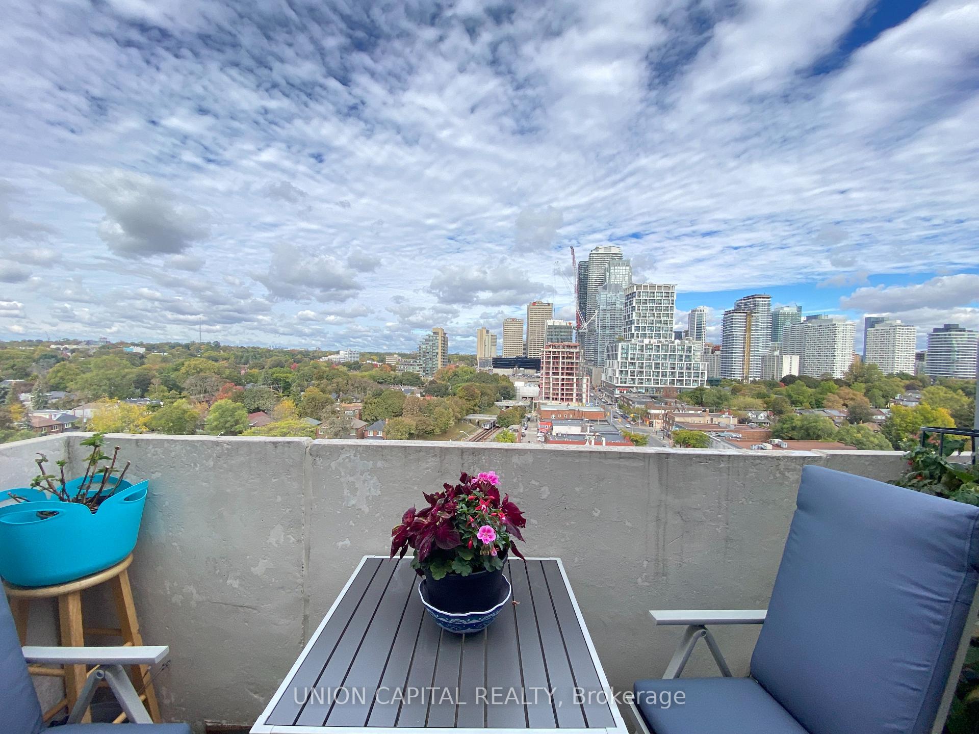 Photo 10 of Unit 1010, 23 Glebe Road W, Toronto, Yonge-Eglinton — HOMEH