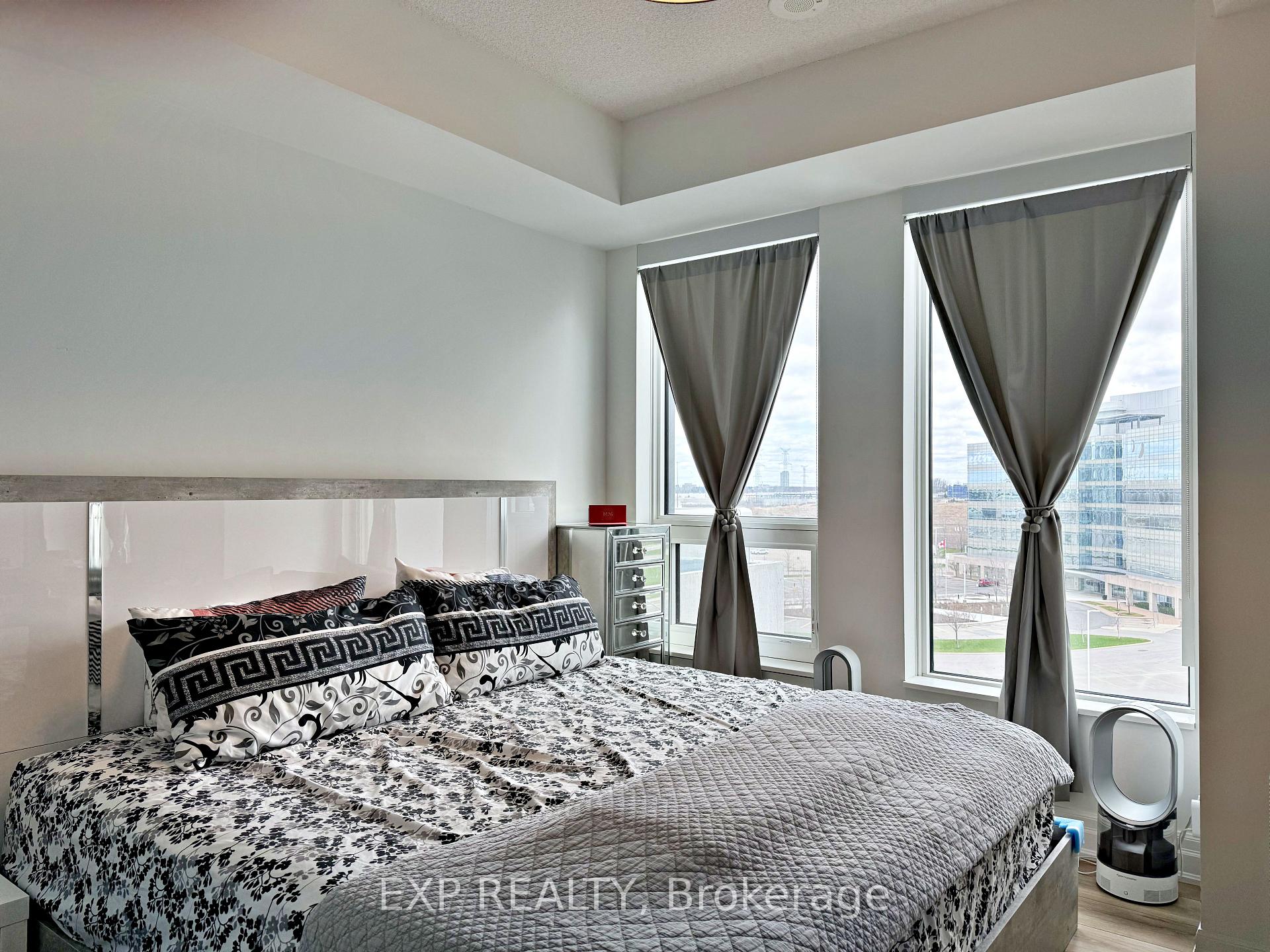 Photo 6 of Unit 712, 10 Rouge Valley Drive W, Markham, Unionville — HOMEH