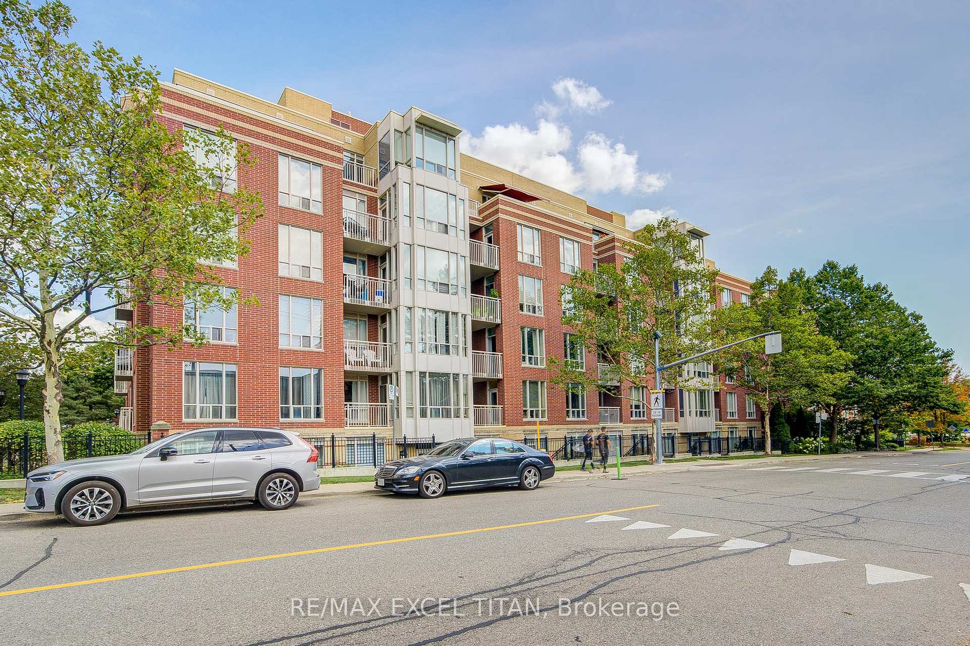 Front of Unit 110, 455 Rosewell Avenue