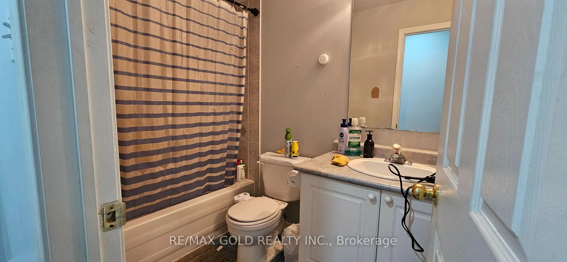 Photo 12 of Unit (UPPER), 69 Milkweed Crescent, Brampton, Northwest Sandalwood Parkway — HOMEH