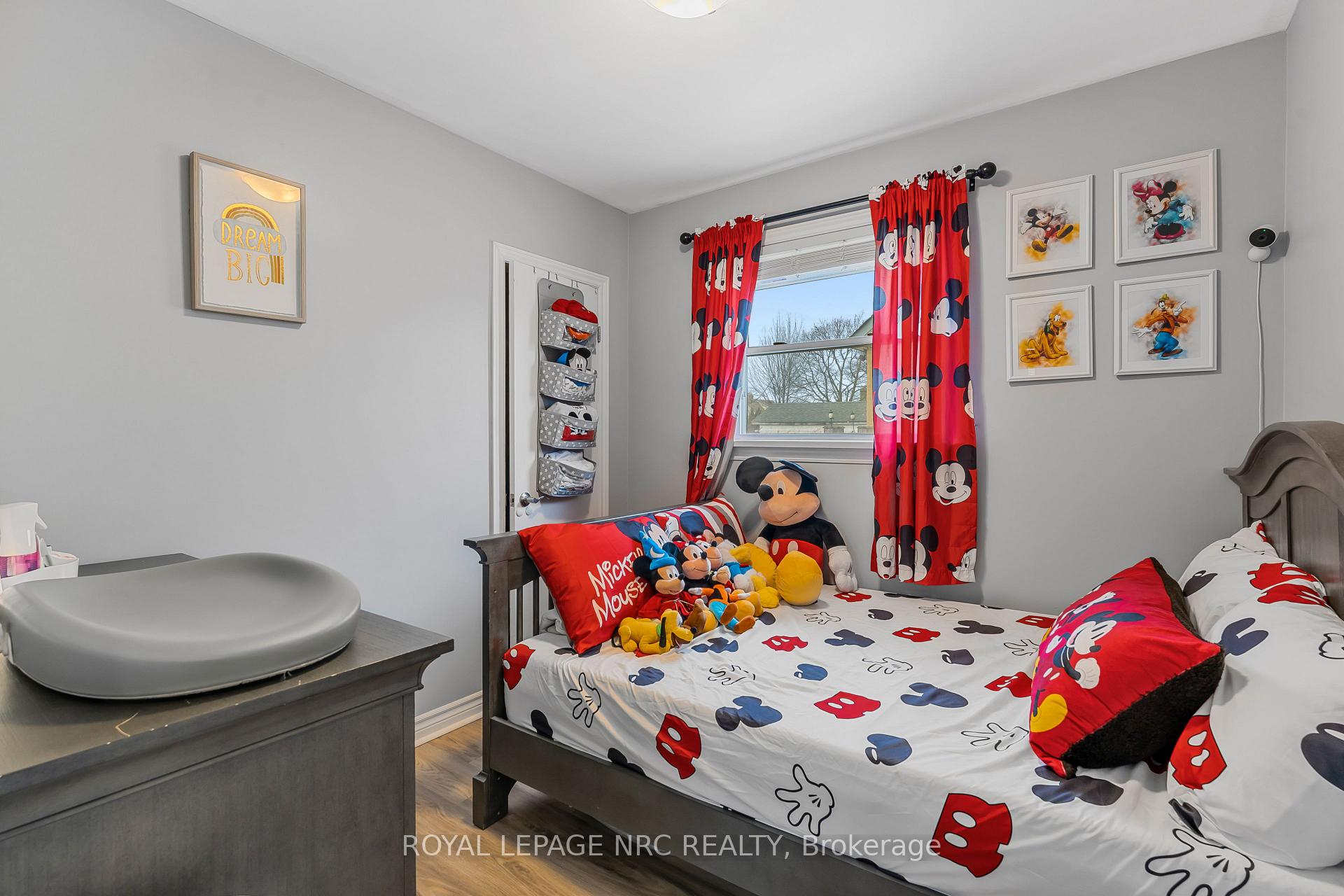 Photo 6 of 43 Marmora Street, St. Catharines, E. Chester — HOMEH