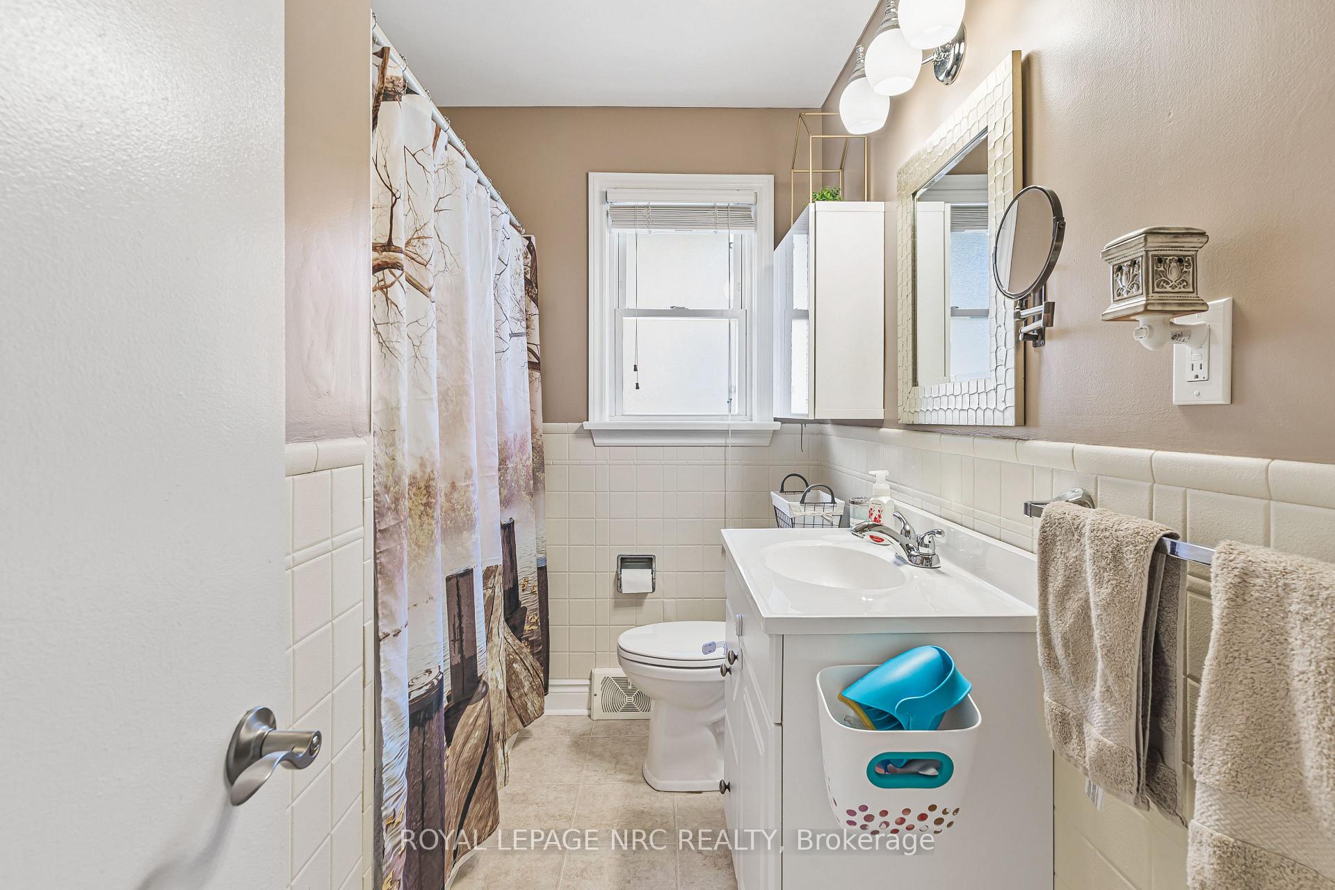 Photo 8 of 43 Marmora Street, St. Catharines, E. Chester — HOMEH