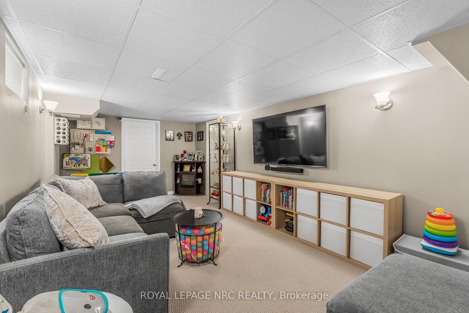 Photo 9 of 43 Marmora Street, St. Catharines, E. Chester — HOMEH