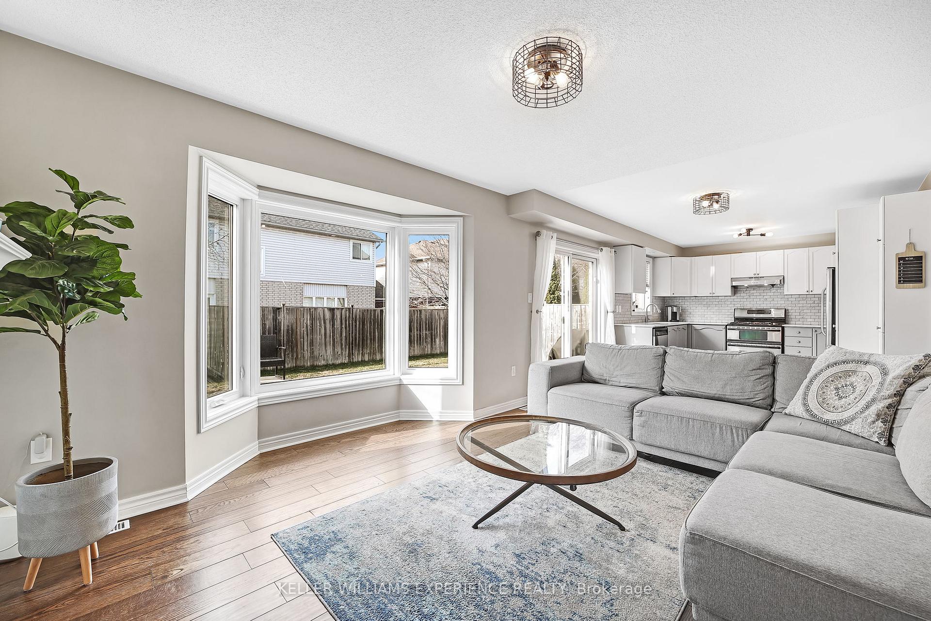 Photo 15 of 6 Brookwood Drive, Barrie, 400 West — HOMEH
