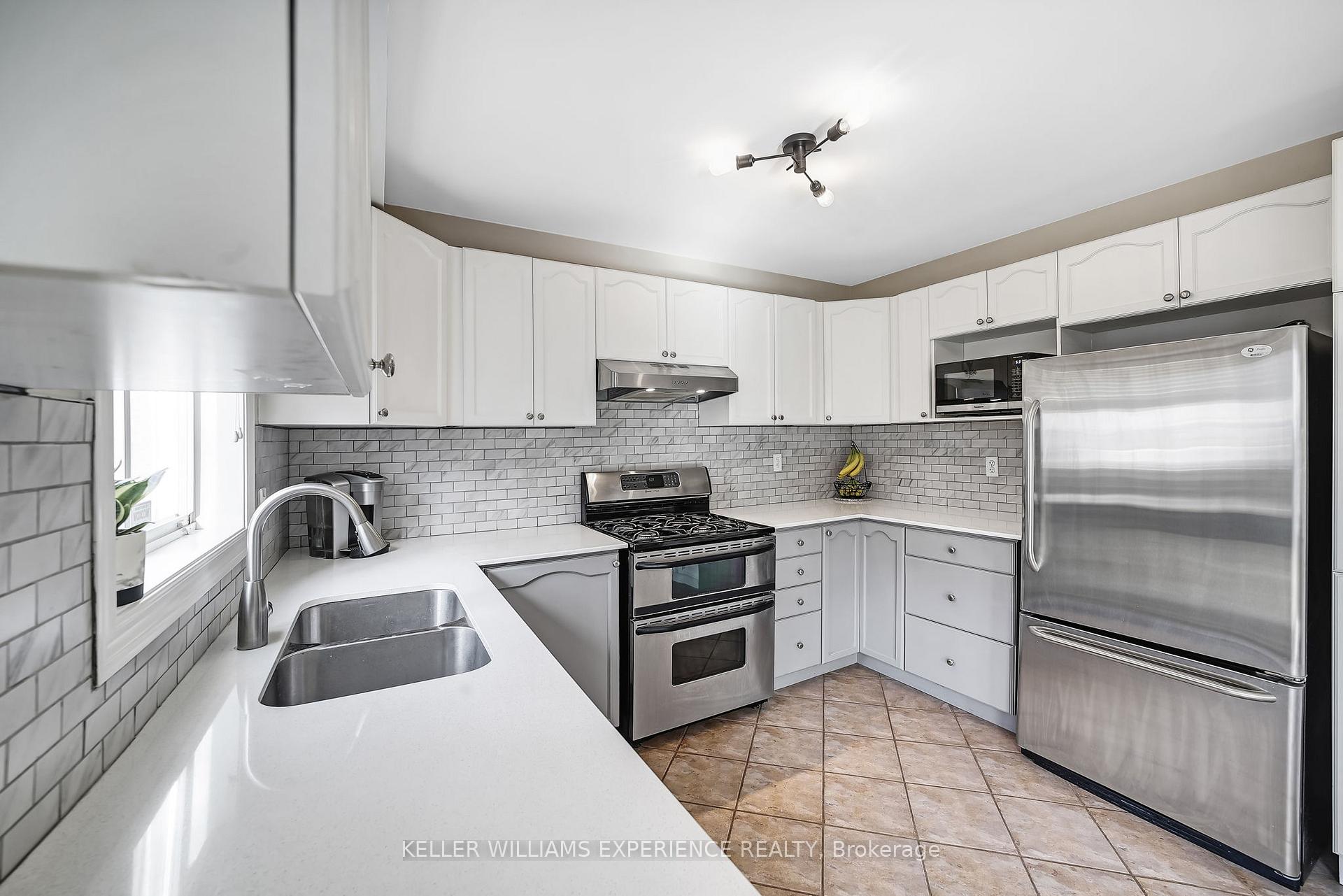 Photo 18 of 6 Brookwood Drive, Barrie, 400 West — HOMEH