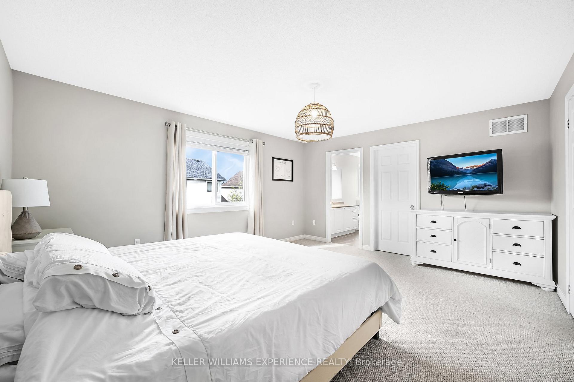 Photo 25 of 6 Brookwood Drive, Barrie, 400 West — HOMEH