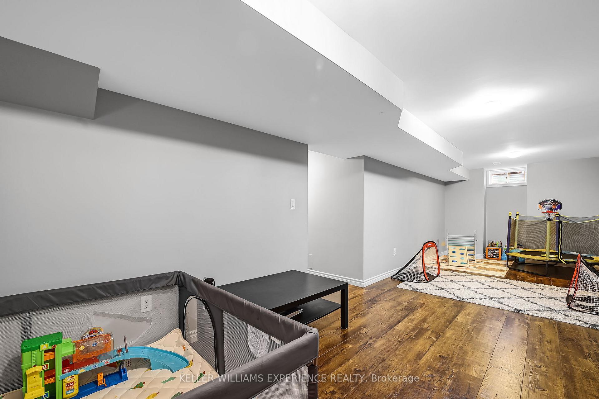 Photo 37 of 6 Brookwood Drive, Barrie, 400 West — HOMEH