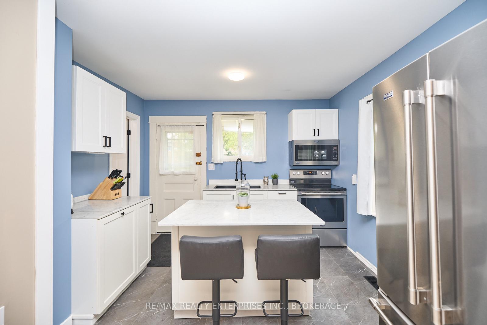 Photo 7 of 12 Fairburn Avenue, St. Catharines, Burleigh Hill — HOMEH