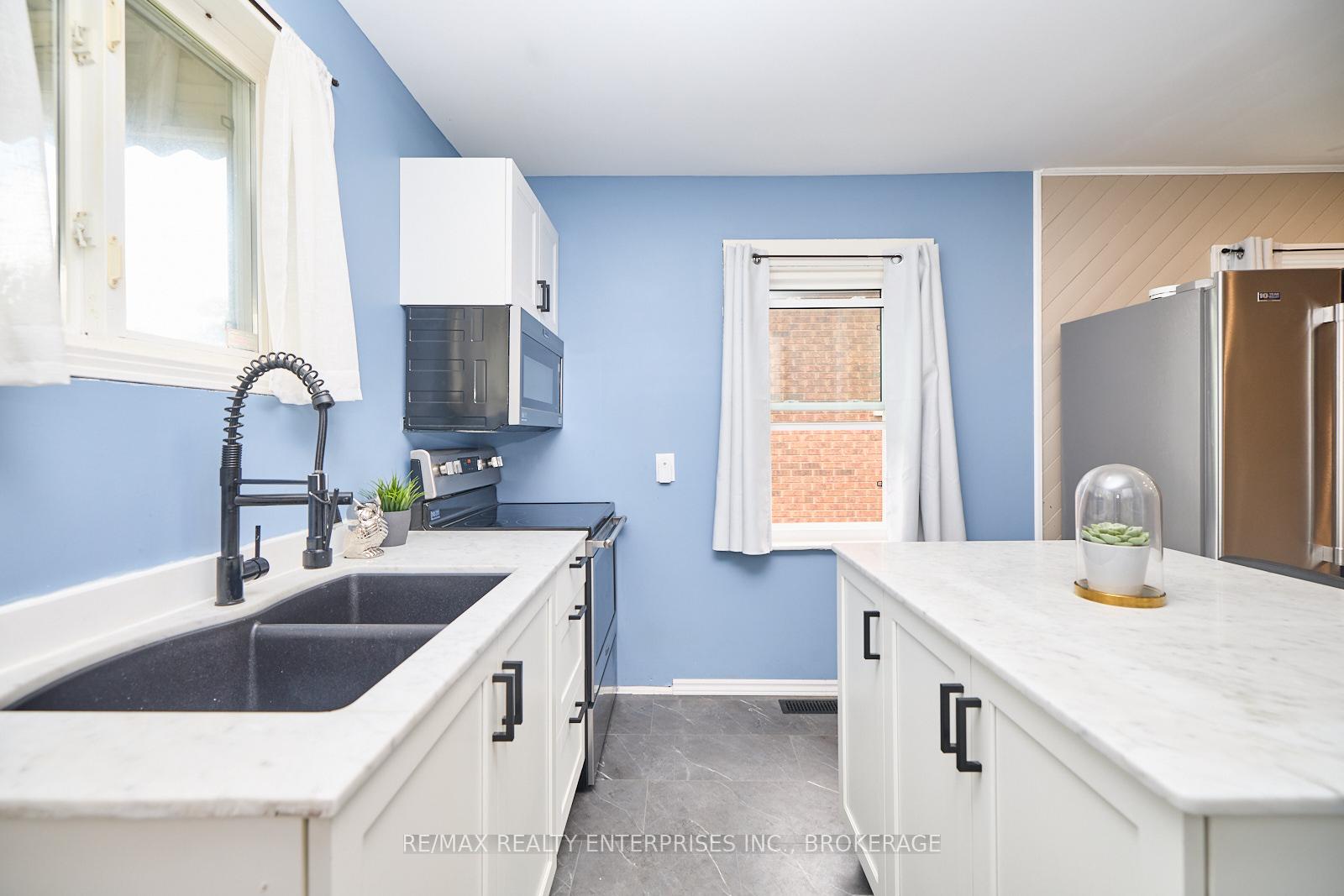 Photo 9 of 12 Fairburn Avenue, St. Catharines, Burleigh Hill — HOMEH