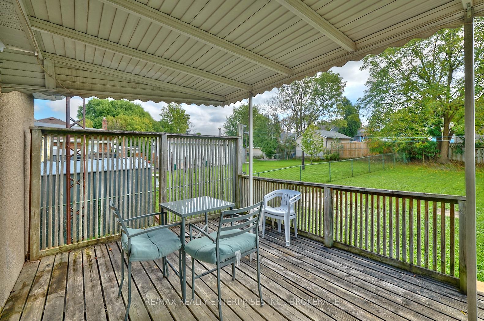 Photo 17 of 12 Fairburn Avenue, St. Catharines, Burleigh Hill — HOMEH