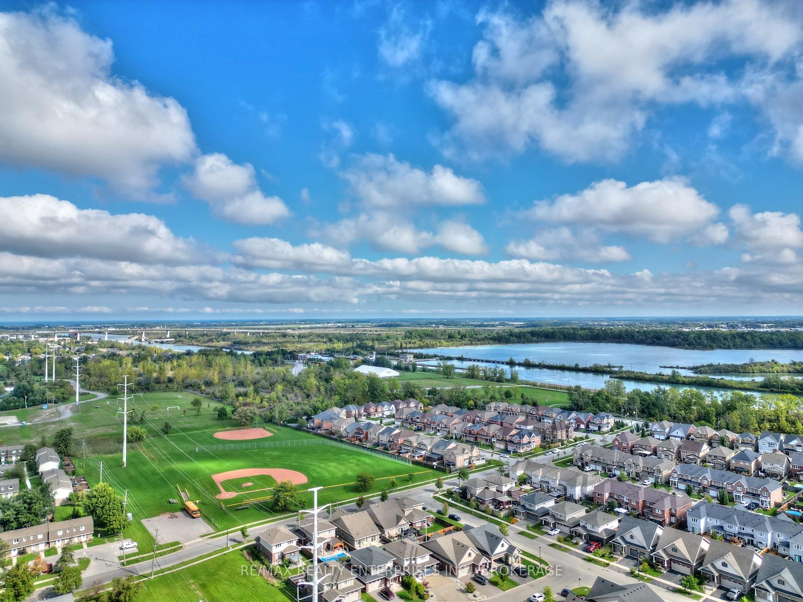 Photo 23 of 12 Fairburn Avenue, St. Catharines, Burleigh Hill — HOMEH