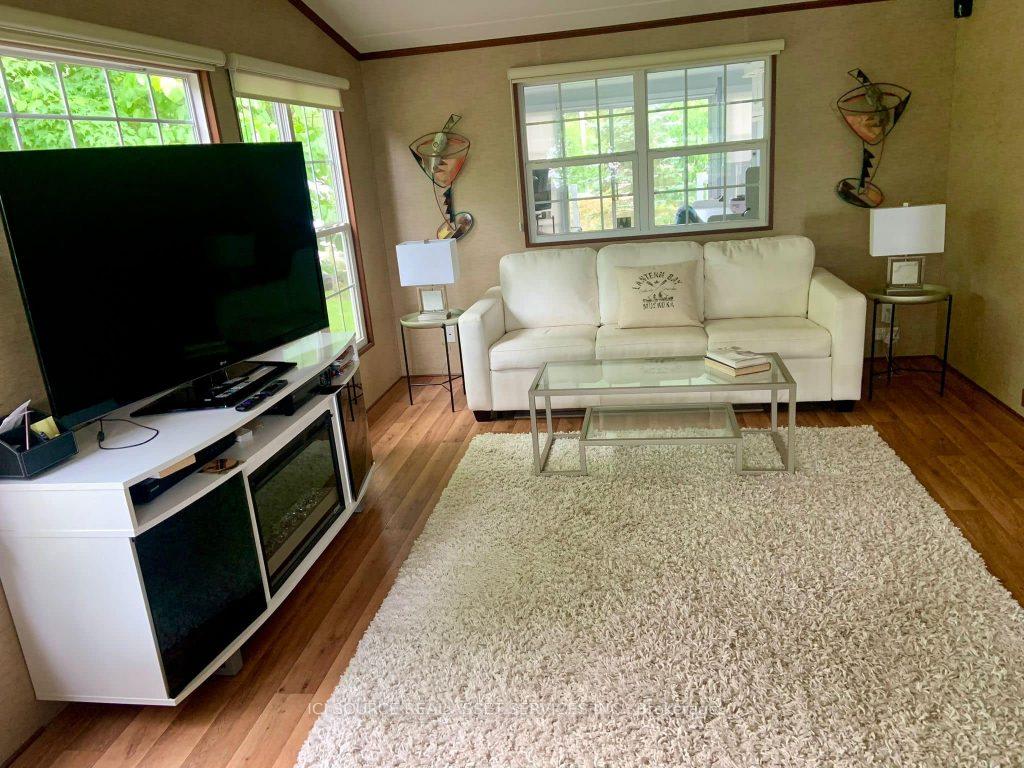 Photo 5 of Unit MRNW005, 1336 S Morrison Lake Road, Gravenhurst, Wood (Gravenhurst) — HOMEH