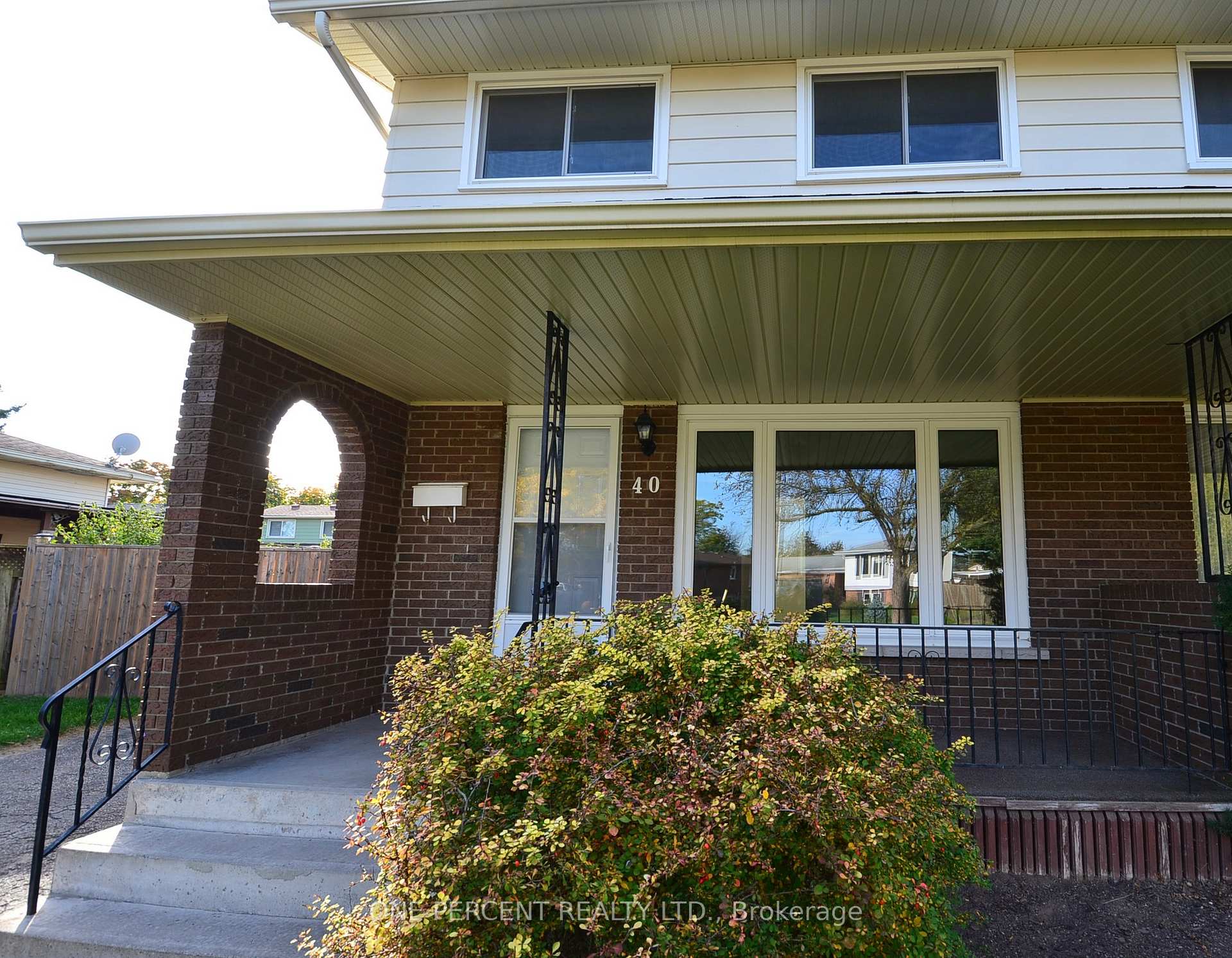 Photo 2 of 40 Westfield Drive, St. Catharines, Fairview — HOMEH