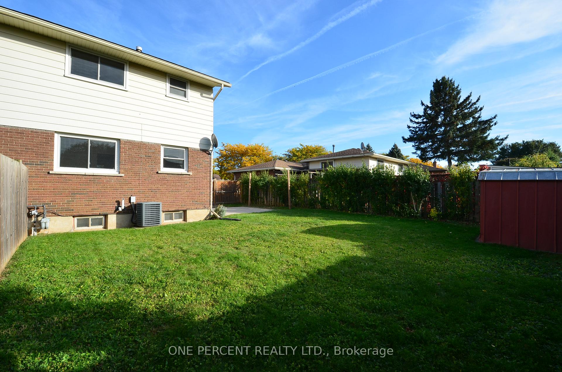 Photo 6 of 40 Westfield Drive, St. Catharines, Fairview — HOMEH