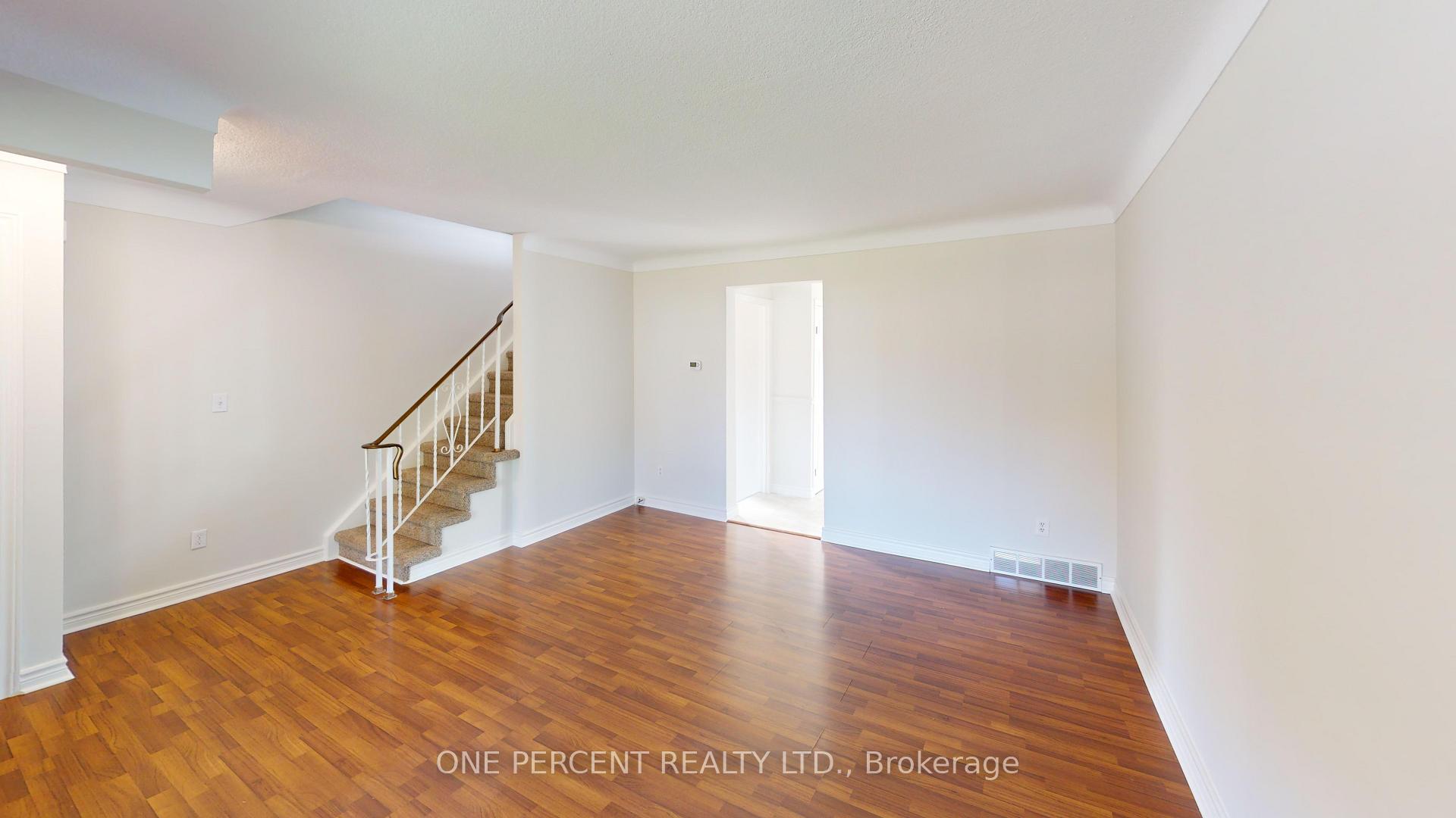 Photo 10 of 40 Westfield Drive, St. Catharines, Fairview — HOMEH