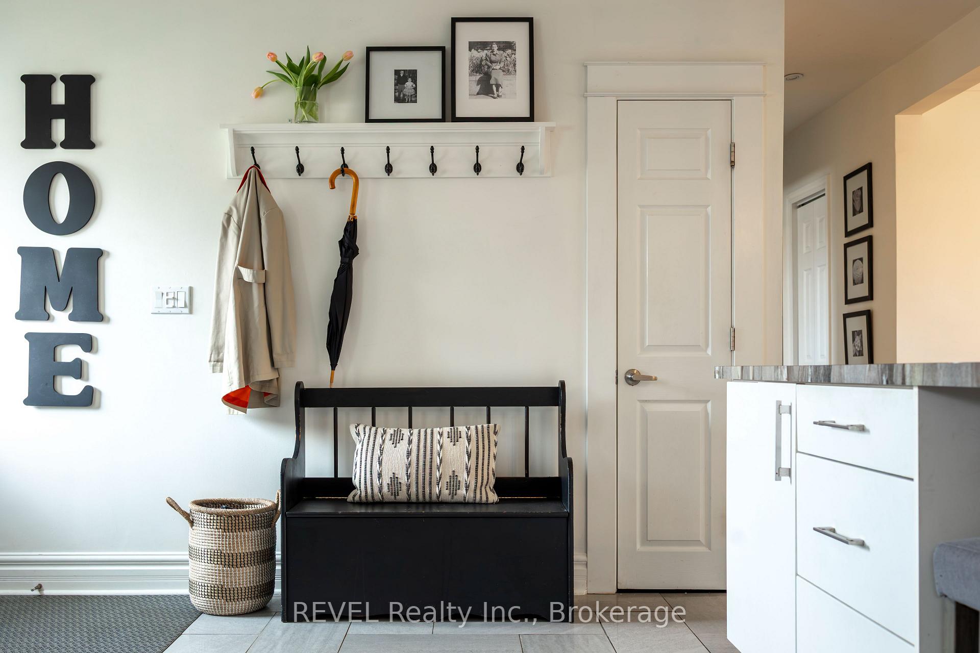Photo 3 of 31 Jacobson Avenue, St. Catharines, Glendale/Glenridge — HOMEH