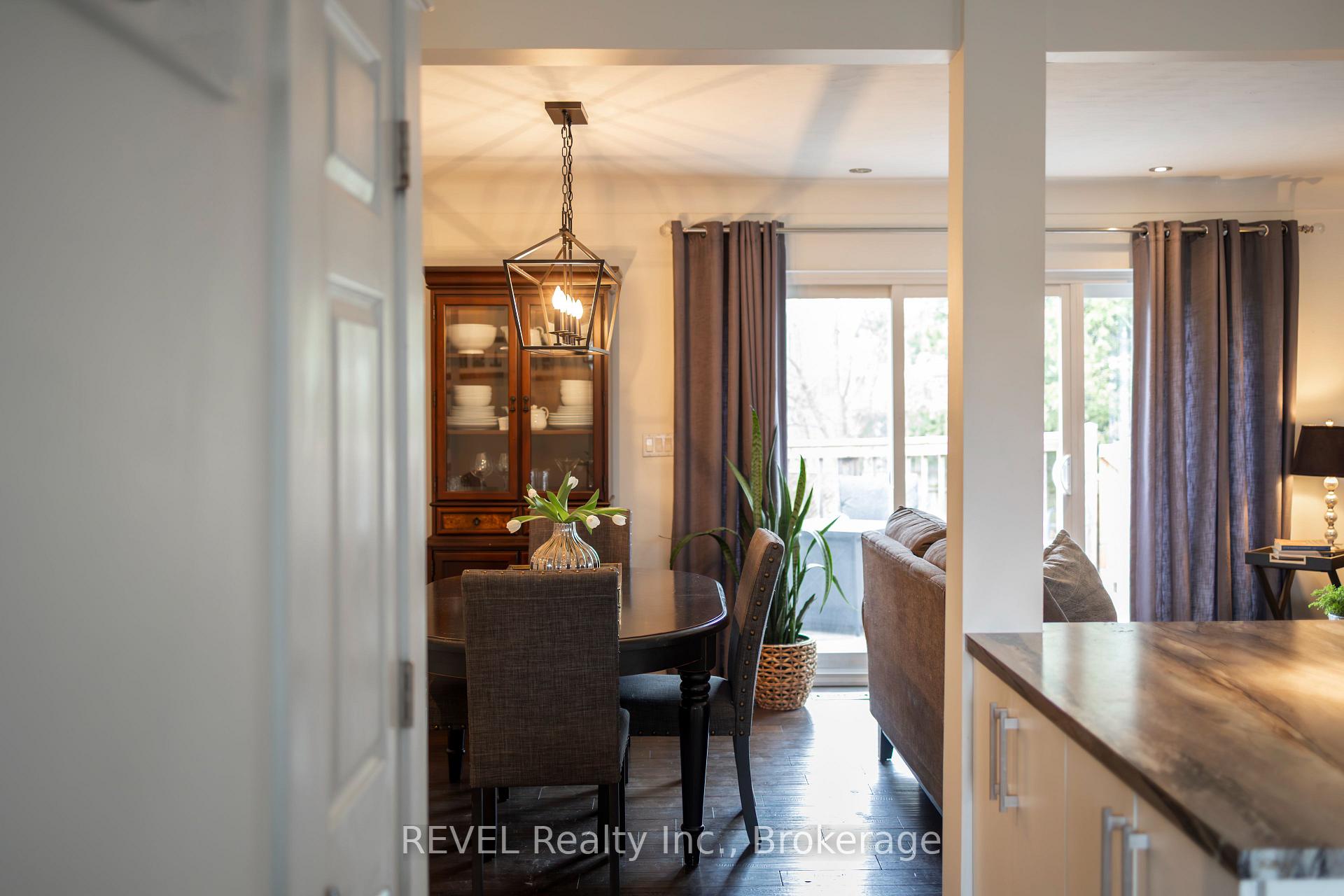 Photo 4 of 31 Jacobson Avenue, St. Catharines, Glendale/Glenridge — HOMEH