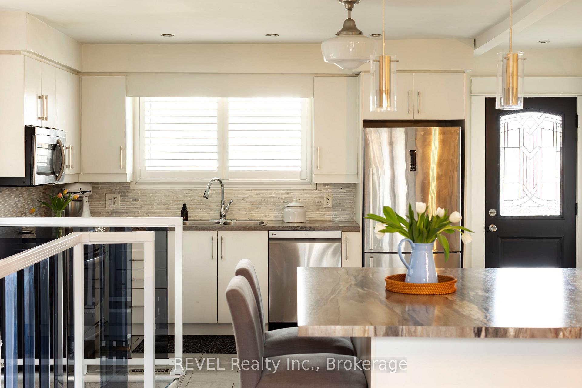 Photo 8 of 31 Jacobson Avenue, St. Catharines, Glendale/Glenridge — HOMEH