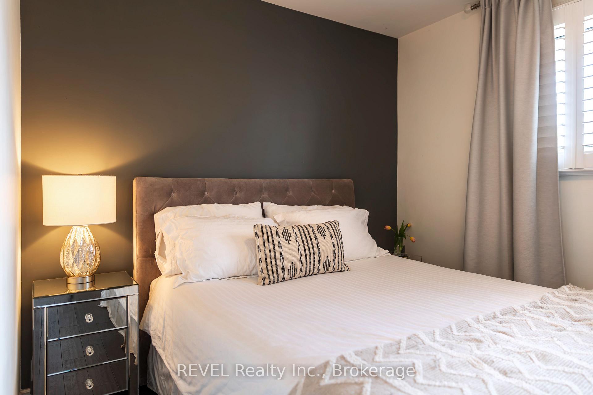 Photo 17 of 31 Jacobson Avenue, St. Catharines, Glendale/Glenridge — HOMEH