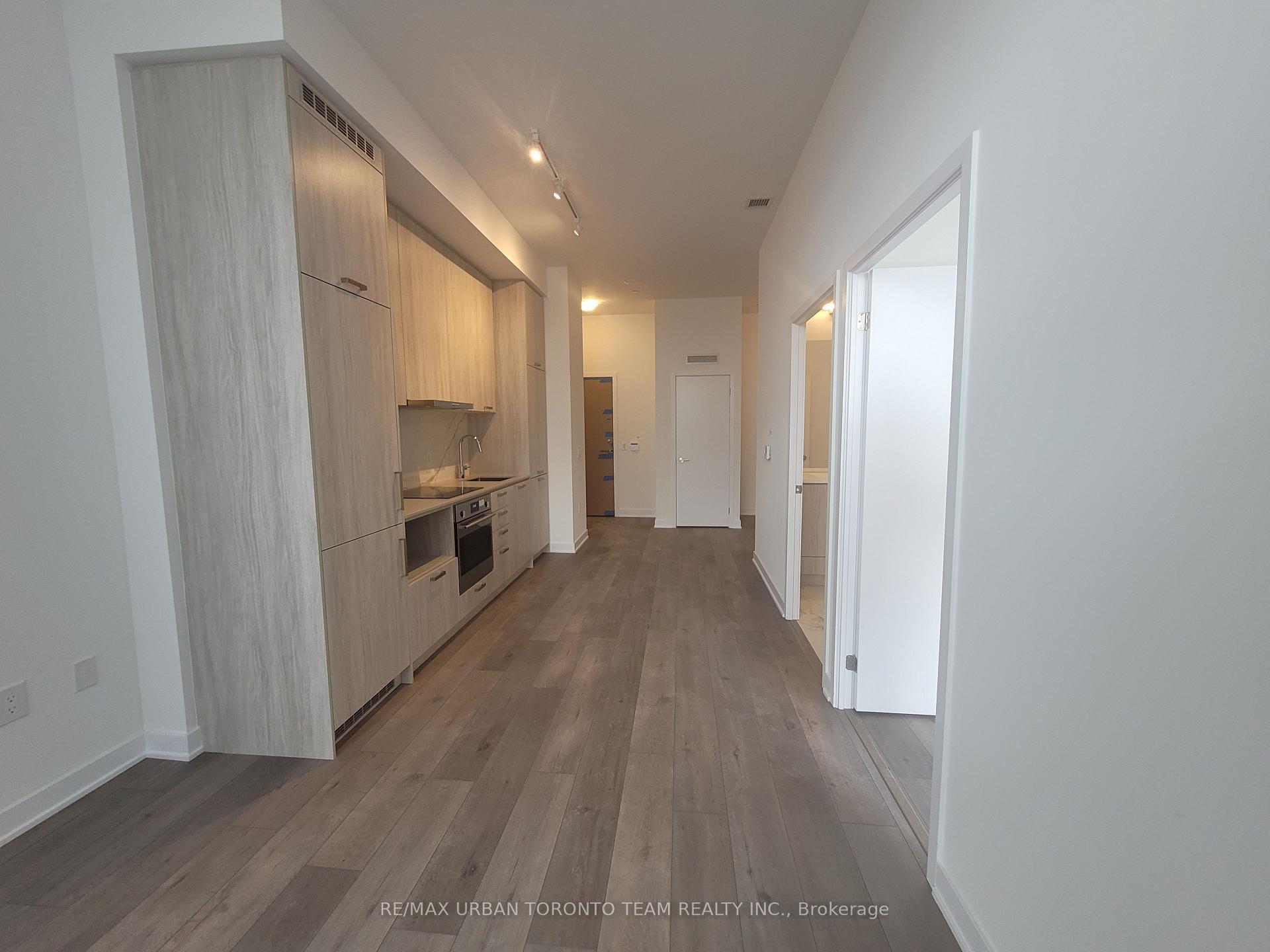 Photo 3 of Unit 208, 10 Honeycrisp Crescent, Vaughan, Vaughan Corporate Centre — HOMEH